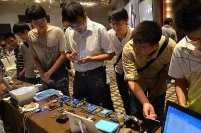 星翼电子科技携STM32F4开发板亮相2014 ST宣讲会